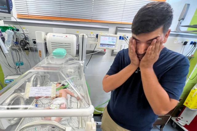 Bebés prematuros en Gaza corren peligro debido a la escasez de combustible  para los generadores - San Diego Union-Tribune en Español